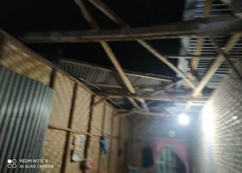 Angin Puting Beliung Robohkan Rumah Warga di Batu Bara
