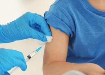 Demi BLT, Aku dipaksa Istriku untuk menerima vaksinasi!