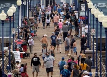 California menerapkan wajib masker di seluruh negara bagian saat kasus Covid-19 naik