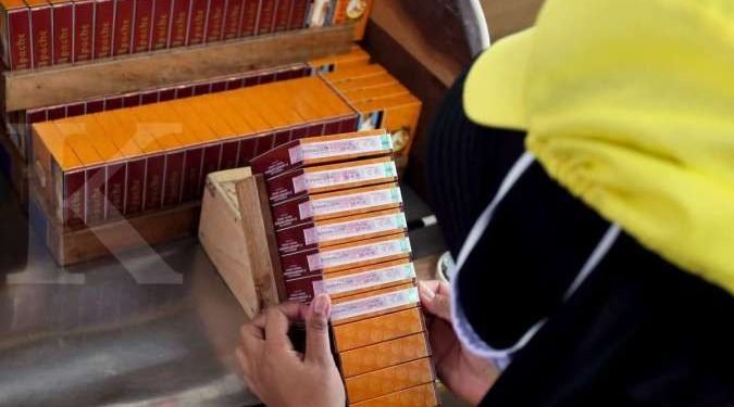 Rata-rata tarif cukai rokok tahun 2022 naik 12%, berikut daftar lengkapnya