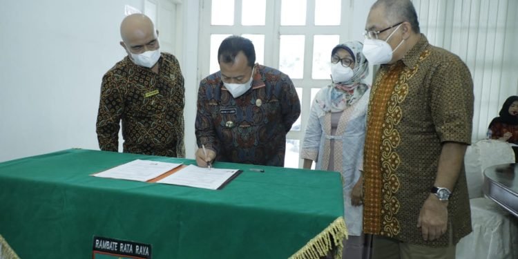 Pemkab Asahan Lakukan MoU Buka PKM Mahasiswa Program Studi Doktor Ilmu Pertanian UMA