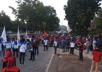 Ribuan Buruh Kota Batam Gelar Aksi Demo Damai