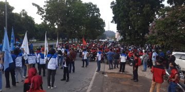 Ribuan Buruh Kota Batam Gelar Aksi Demo Damai