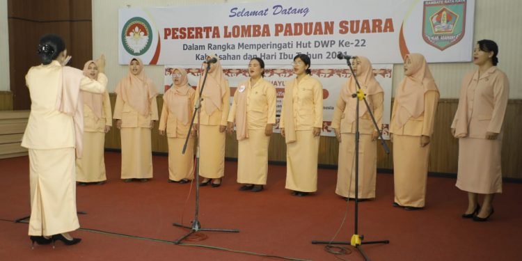 Penasehat DWP Kabupaten Asahan Buka Lomba Paduan Suara Peringati HUT DWP Ke 22 Dan Hari Ibu Tahun 2021