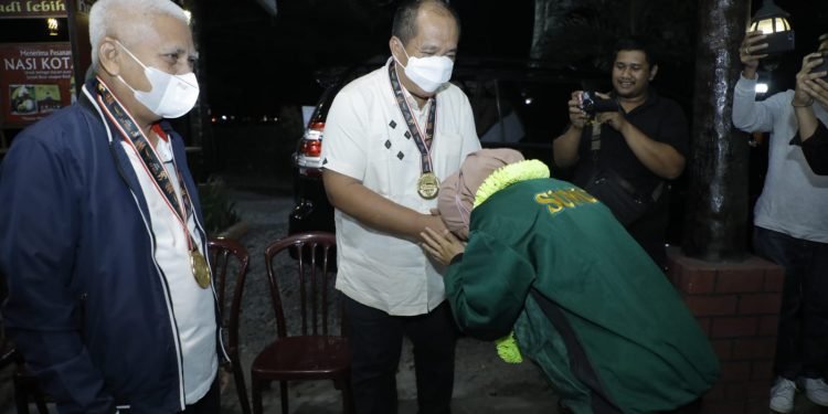 Bupati Asahan Beserta Wakil Sambut Dua Atlet Berprestasi