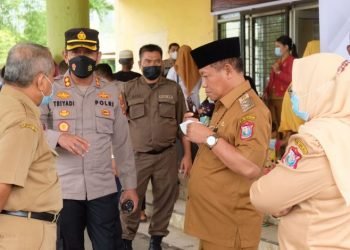 Plt Walikota Bersama Kapolres Tanjung Balai Meninjau Pelaksanaan Vaksinasi Massal Pemko Bersama TNI-POLRI