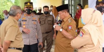 Plt Walikota Bersama Kapolres Tanjung Balai Meninjau Pelaksanaan Vaksinasi Massal Pemko Bersama TNI-POLRI