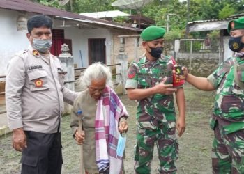 Polisi Di Simalungun Datangi Nenek Berumur 113 Tahun Yang Semangat Untuk Divaksin