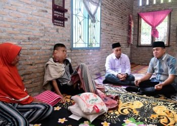Bupati dan Ketua DPRD Batu Bara Kunjungi Penderita Kanker
