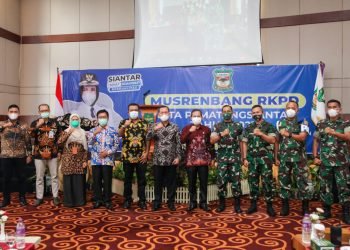 Plt Wali Kota Pematangsiantar dr. Hj. Susanti Dewayani, Sp.A Hadiri Musrenbang RKPD Kota Pematangsiantar Tahun 2023 Secara Virtual