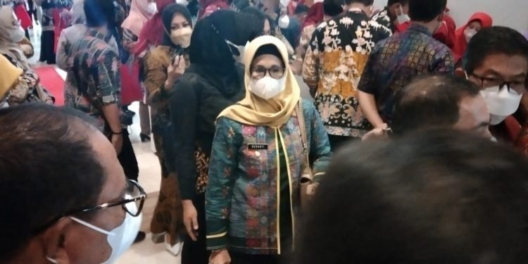 Plt Wali Kota Siantar Hadiri Pembukaan Summit Seminar dan Expo Kabupaten/Kota di Semarang