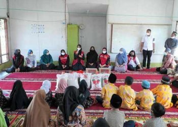 Ketua BK3S Batu Bara Ny. Maya Indriasari Zahir Berikan Bantuan Kepada Lembaga Kesejahteraan Sosial Anak (LKSA) Kabupaten Batu Bara