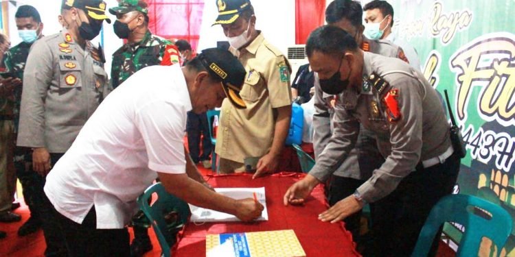 Tandatangani Serah Terima Pengelolahan Pantai Bebas, Bupati Simalungun: “Ini sangat baik untuk kita semua”