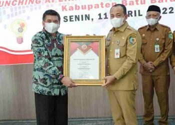 Bupati Batu Bara Terima Penghargaan Kabupaten Inovatif Tahun 2021