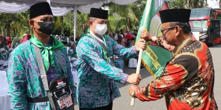 Wakil Bupati Simalungun Berangkatkan Jamaah Calhaj Tahun 2022 Untuk Melaksanakan Ibabah di Tanah Suci Makkah