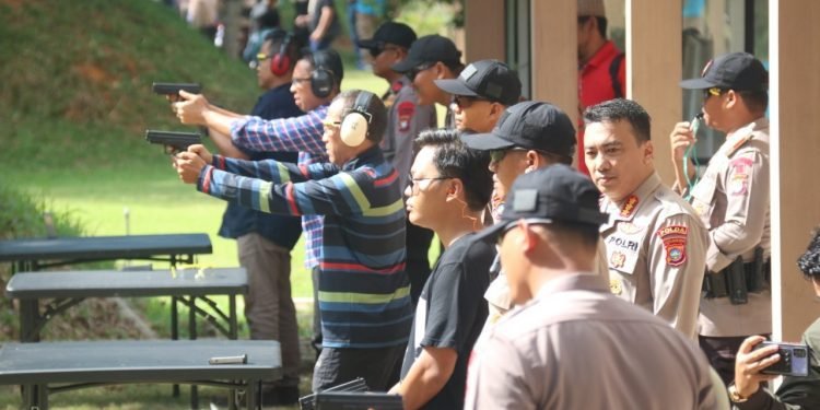 Lomba Menembak TNI/POLRI dan Awak Media dalam Rangka Hari Bhayangkara Ke – 76