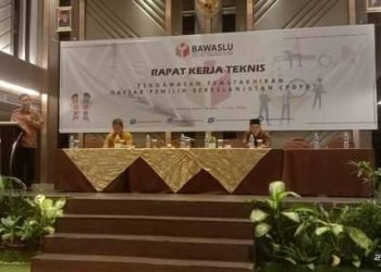 Kordiv PHL Bawaslu Batu Bara Hadiri Rakernis Pemutakhiran Data Pemilih Berkelanjutan di Medan