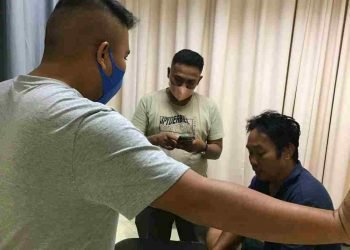 Tim Satpolairud Polresta Balerang Evakuasi Korban Kebakaran Kapal KLM Murah Rezeki
