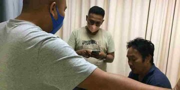Tim Satpolairud Polresta Balerang Evakuasi Korban Kebakaran Kapal KLM Murah Rezeki