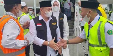 Kakan Kemenag, Ketua Kadin dan Ketua PD IPHI Batu Bara Sambut Jamaah Haji Batu Bara di Kuala Namu