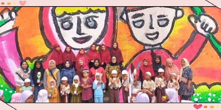 Memeriahkan semarak hari kemerdekan Indonesia ke 77 RA Nurul Iman mengadakan lomba mewarnai Ibu dan anak