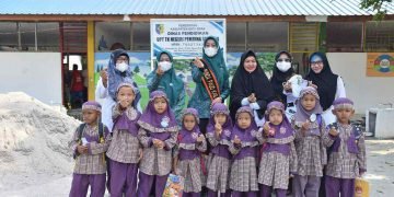 Bunda PAUD Maya Zahir Tinjau Pelaksanaan Bulan Imunisasi Anak Nasional (BIAN) ke Sekolah