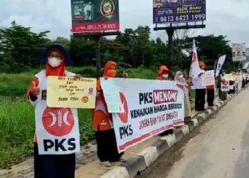 Tolak Kenaikan Harga BBM, Ribuan Massa dan Simpatisan PKS Turun ke Jalan