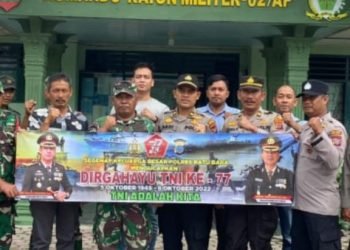 Dalam Rangka HUT TNI Ke 77, Polsek Labuhan Ruku Sambangi Koramil 04