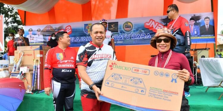 Zahir Lepas 450 Peserta Gowes Jelajahi Negri Batu Bara