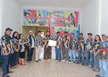 Kembangkan Sayap, Ketua DPC PKN Simalungun Serahkan Mandat PAC Kecamatan Raya