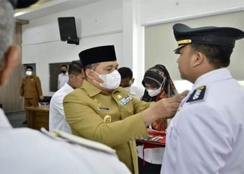 Bupati Batu Bara Ir. Zahir Lantik Pejabat Esolon III
