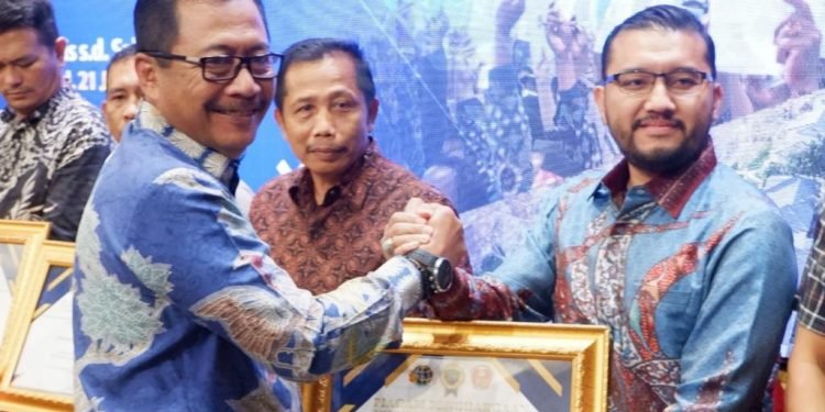 BPHTB/BPHTB Nihil Pada Kegiatan PTSL Redistribusi Tanah Tahun 2022, Pemko Siantar Raih Penghargaan