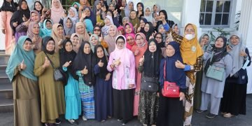 Lepas Keberangkatan Rombongan Muswil Muhammadiyah dan Aisyiyah, dr Susanti Apresiasi Peserta Lansia