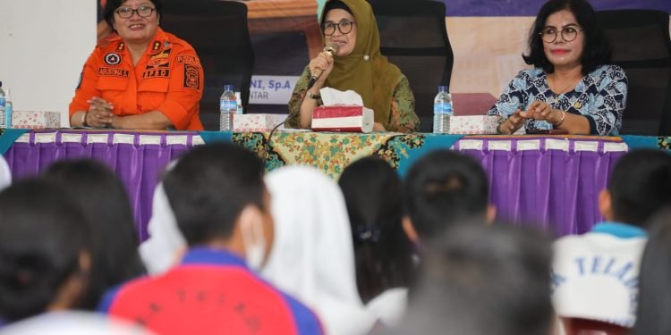 dr. Susanti Ajak Siswa SMA Merespon dan Memanfaatkan Sosialisasi KIE Kebencanaan