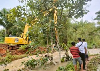 Bupati dan Kapolres Batubara,Tinjau Aliran sungai penyebab Banjir ke Pemukiman Warga