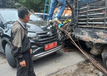 Tabrakan Beruntun 5 orang Sekarat