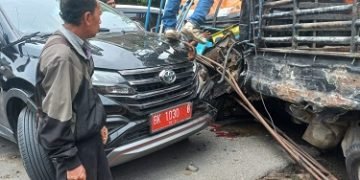 Tabrakan Beruntun 5 orang Sekarat
