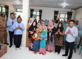 dr Susanti dan Tim Ramadhan Berbagi Perumda Tirta Uli Berkunjung ke Panti Asuhan Putri Aisyiyah