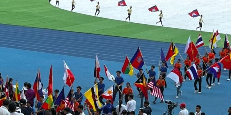 Bendera Indonesia Terbalik di Pra Pembukaan SEA Games 2023