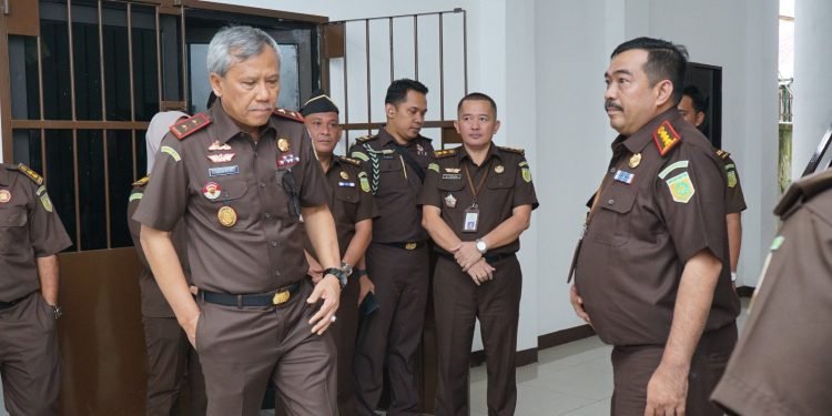 Kejati Sumut copot jaksa terkait pemerasan terhadap guru SD di Batu Bara