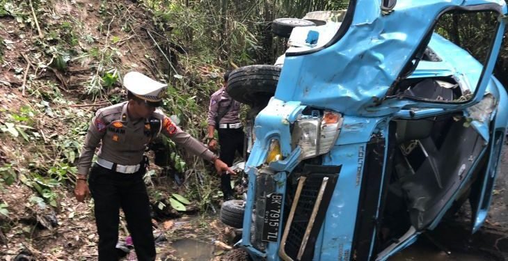 BusMasuk Jurang Di Samosir 17 siswa SD Jadi Korban