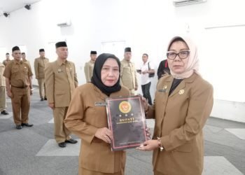 Bupati Batubara Lantik Pejabat Eselon III, IV, serta Angkat Plt. Kadis PUTR