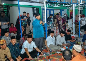 Sambangi Desa Mekar Baru, Bupati Zahir Berikan Berbagai Bantuan