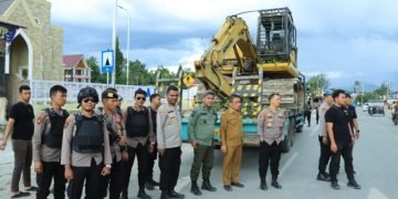 Polres Samosir amankan 1 unit Excavator Terkait Perambahan Hutan Pinus