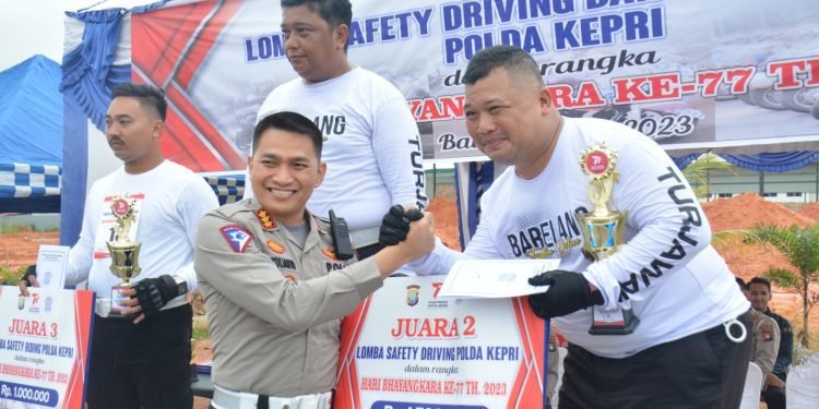 Meriahkan Hari Bhayangkara Ke – 77 Tahun 2023, Ditlantas Polda Kepri Gelar Lomba Safety Driving dan Safety Riding