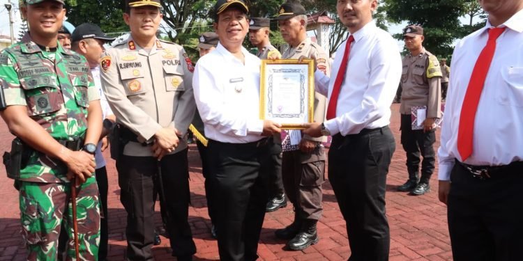 Bravo !! Kasat Reskrim & Tim Jatanras Polres Simalungun Dapat Penghargaan dari Bupati