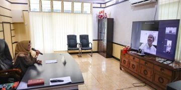 dr. Susanti Sapa Jamaah Haji di Mekkah melalui Video Conference Call