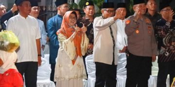 dr Susanti Lepas peserta Takbir Keliling Malam Idul Adha 1444 H dari depan Balai Kota Pematang Siantar