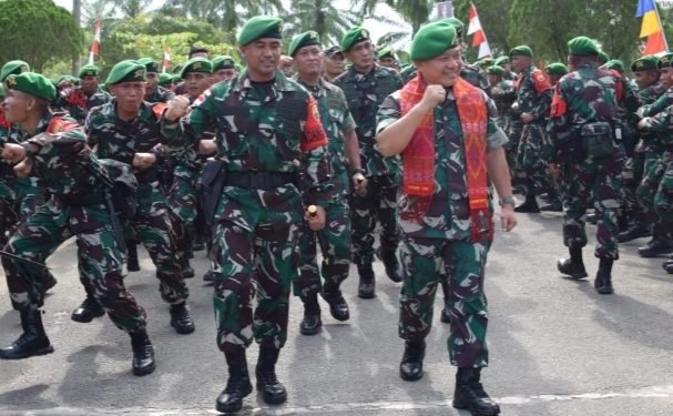 Kasad Jenderal Dudung Abdulracman Tinjau Keberangkatan Satgas Pamtas Statis RI-PNG di Yonif 122/TS