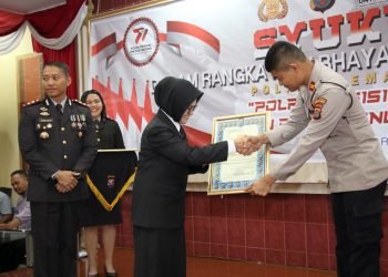 Momentum HUT Ke 77 Bhayangkara, dr Susanti Serahkan Piagam Penghargaan Kepada Personel Polres Pematang Siantar